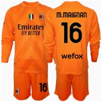 Camiseta AC Milan Mike Maignan #16 Portero Segunda Equipación Replica 2024-25 para niños mangas largas (+ Pantalones cortos)